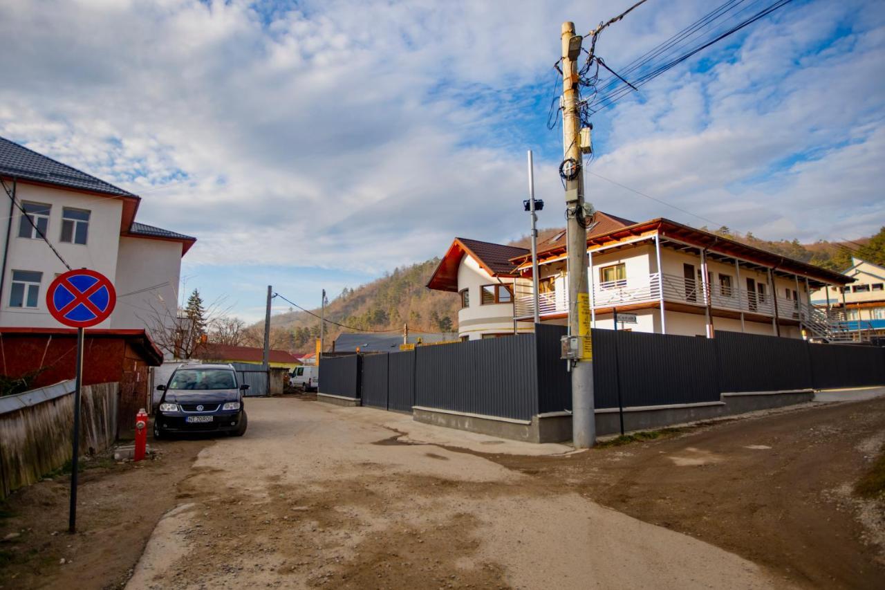 Vaias Aparts Târgu Neamț Eksteriør billede